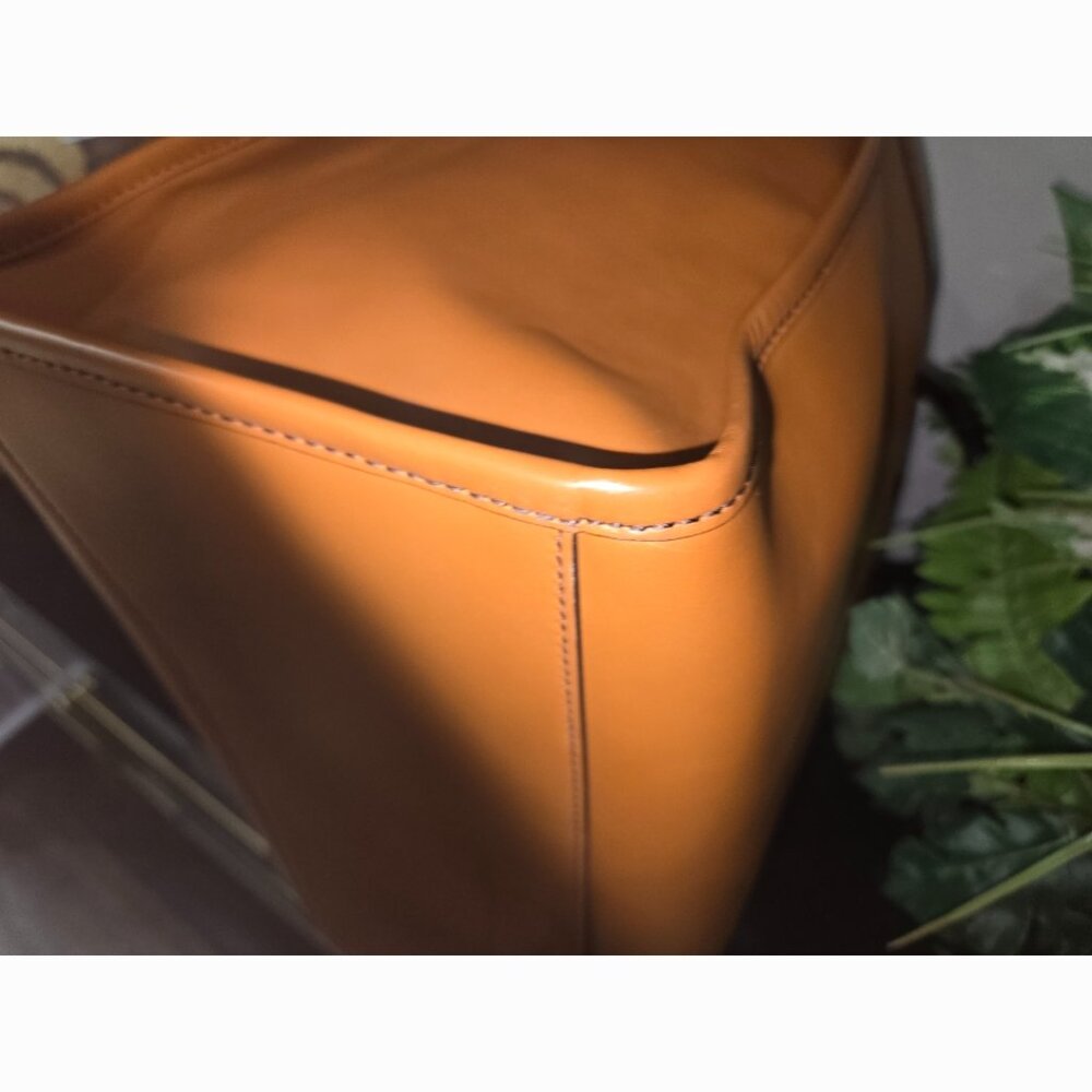 Pristine Authentic Fendi Roma Satchel - Picture 8 of 12